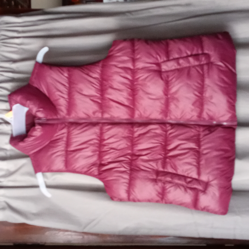 Old Navy Women's Puffer Vest Size: Large